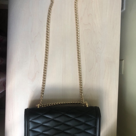 New Express Black Quilted Faux Leather Crossbody & or Shoulder Bag - Picture 3 of 4